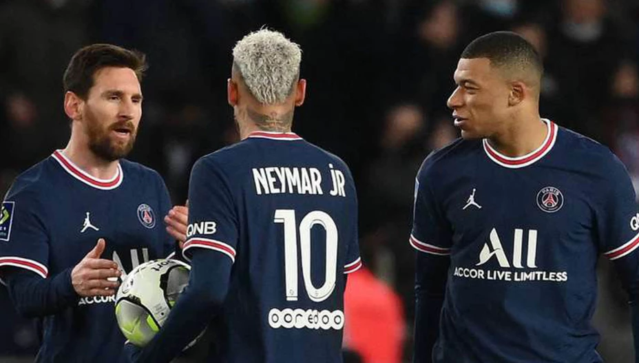 psg prohibe ingreso jugador llegar tarde kurzawa.jpg