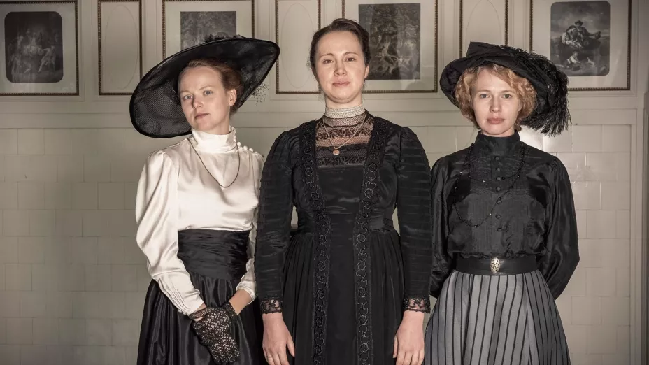 TV UNAM - EL MUNDO REAL.  MUJERES - TRES MUJERES Y EL VOTO 2.jpg