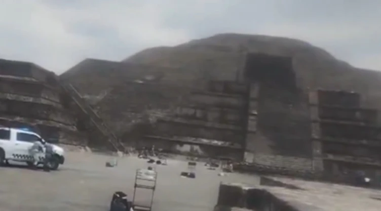 video-balacera-en-teotihuacan-reaccionaron-turistas-y-guardia-nacional-piramide-de-la-luna