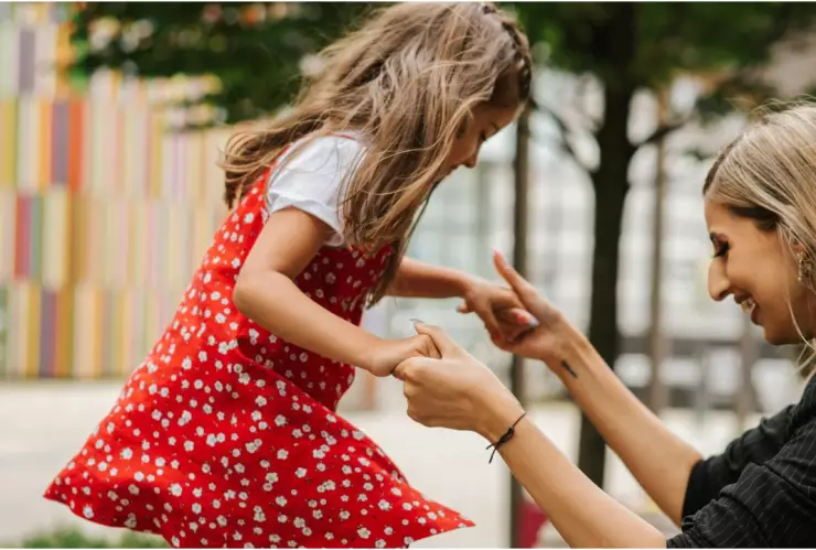 Esto es lo que deben pagarte por trabajar el 10 de mayo en el Día de las Madres, según la LFT