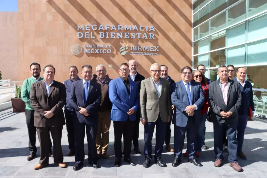 IMSS megafarmacia.jpg