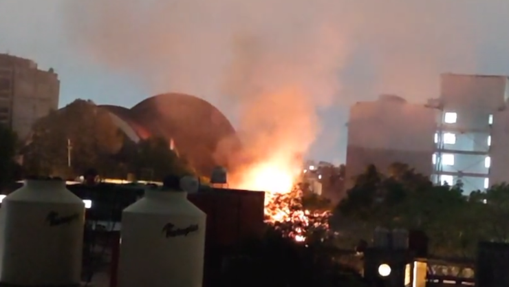 Reportan incendio en la colonia Roma; hay al menos 3 heridos