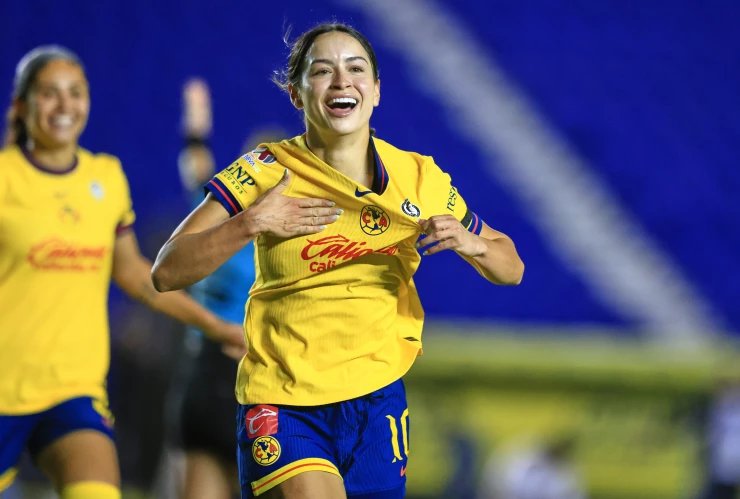 Scarlett Camberos festeja gol con América
