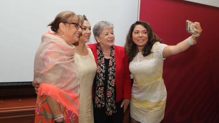 diálogo Alicia Bárcena.jpeg