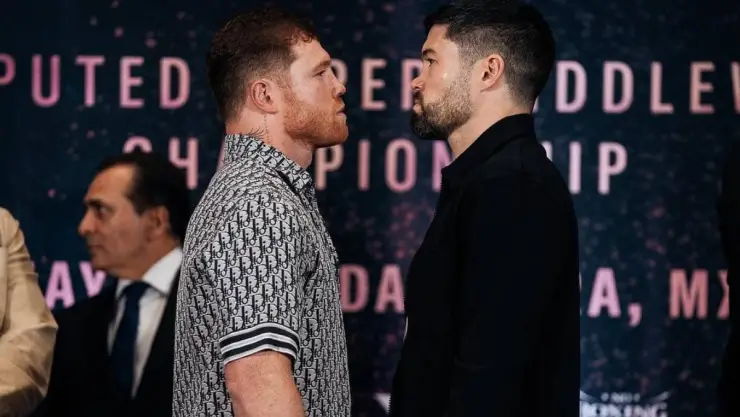 Canelo Alvarez y John Ryder.