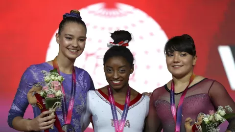 Alexa Moreno y Simone Biles