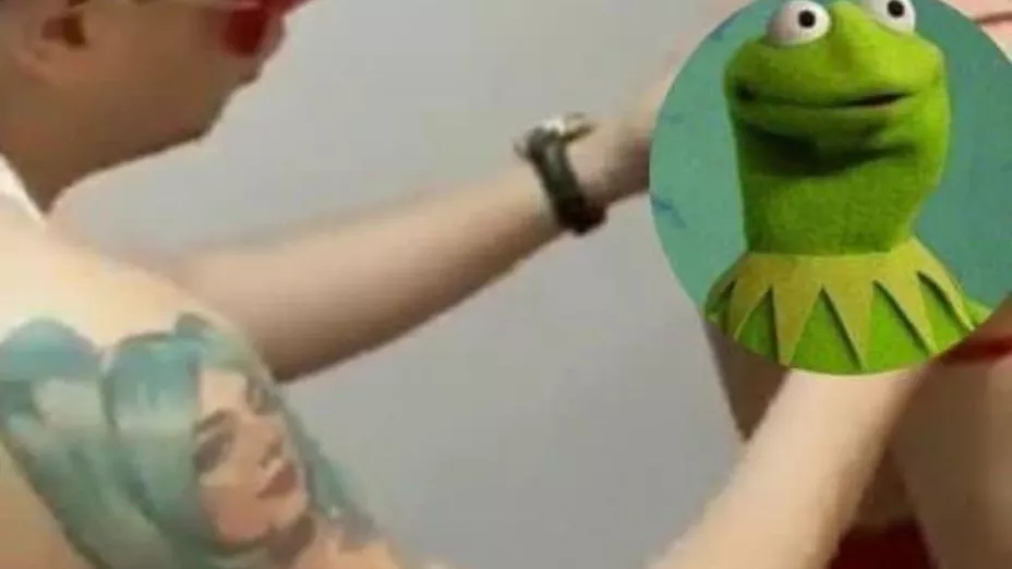 Video de Karely Ruiz y su fan