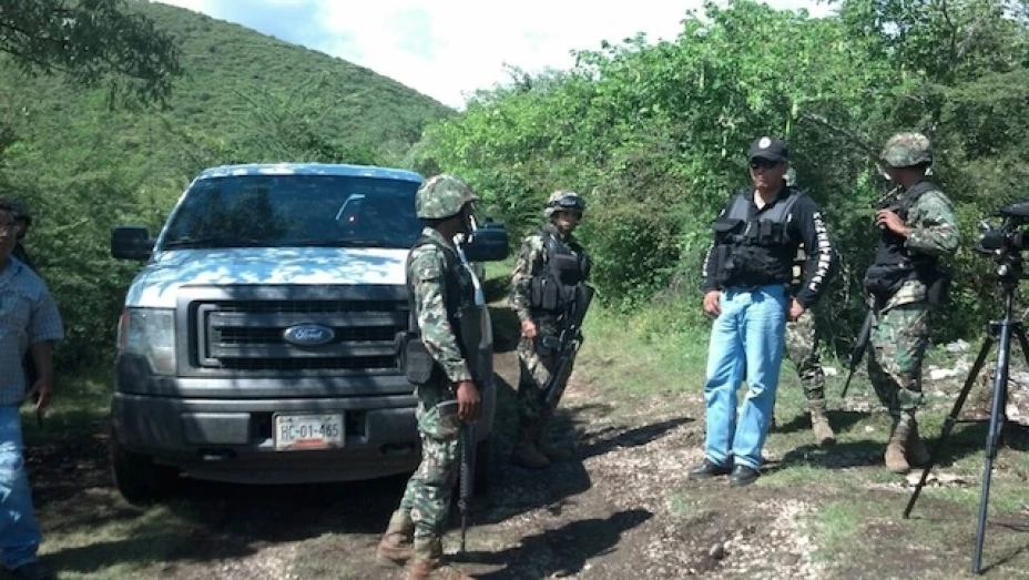 Autoridades todavía no confirman si los cuerpos que se encuentran en las fosas son los de los estudiantes desaparecidos el pasado 27 de septiembre