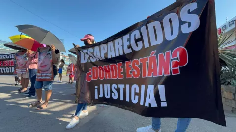 Marcha por Nery y Alejandro en Mazatlán