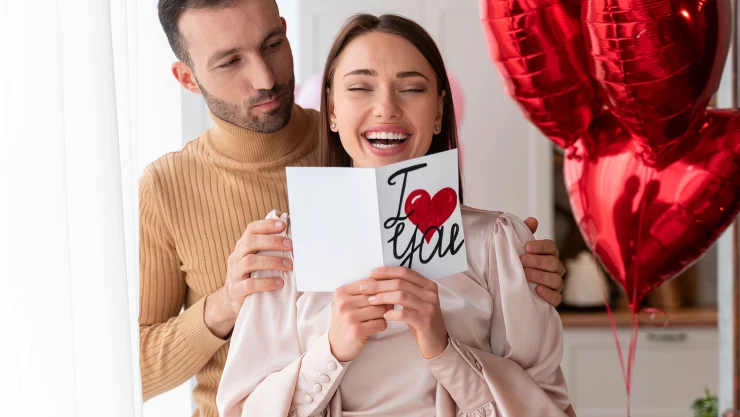 Poemas románticos para dedicar en San Valentín 2025