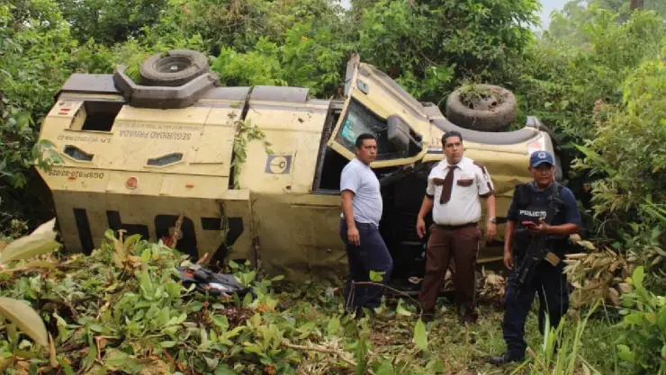 Volcadura de camioneta de valores en Veracruz deja lesionados ¿Cómo ocurrió?