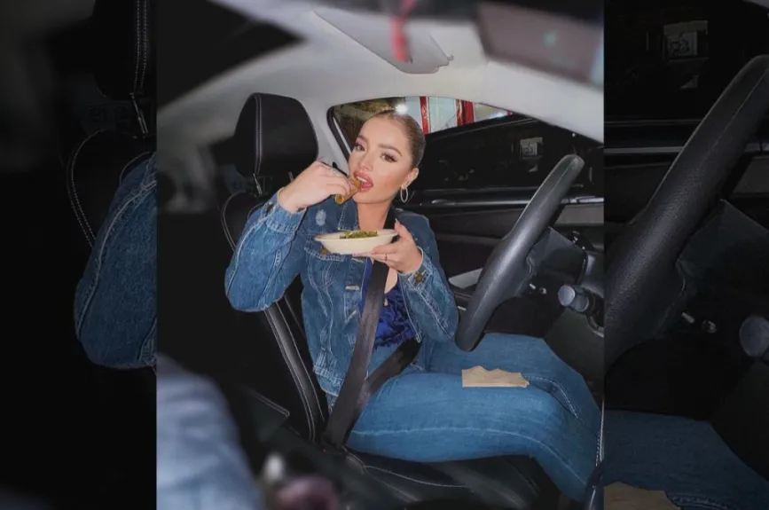 Sandra comiendo un taco.jpg