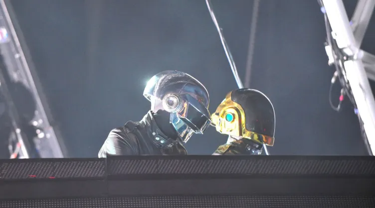 Daft Punk anuncia colaboración con LEGO