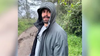 En televisión ha trabajado en importantes producciones y en plataformas digitales internacionales.