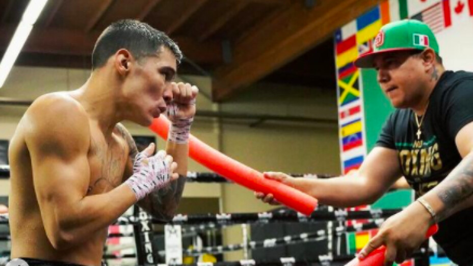 Oscar Valdez boxeador campeon superpluma CMB