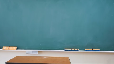 ¿Hay suspensión de clases el 5 de mayo?