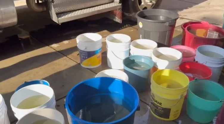 Así sobreviven a megafuga de agua en Los Reyes Culhuacán, Iztapalapa