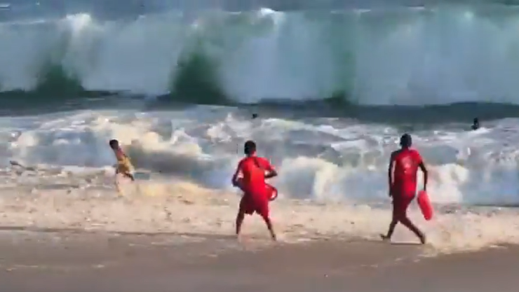 rescate en playas de Acapulco