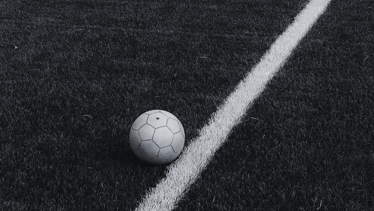 Mu3re el futbolista que se despl0mó en la cancha