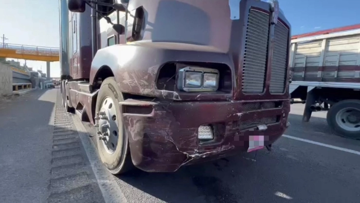 tráiler autos autopista México-Puebla