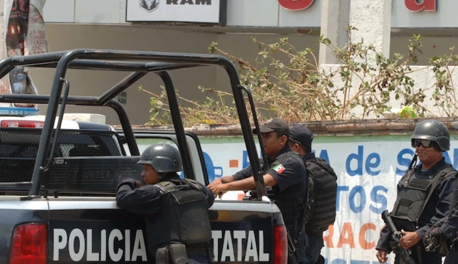 La PGJEM continúa las investigaciones, se espera que en las próximas horas, se determine la situación jurídica de los 12 elementos de la corporación municipal