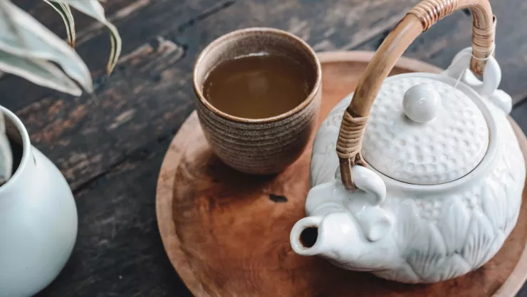 Este es el mejor té para conciliar el sueño y dormir más de 6 horas