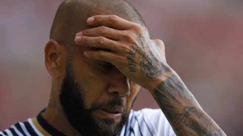 Dani Alves en prisión acusado de agresión sexual