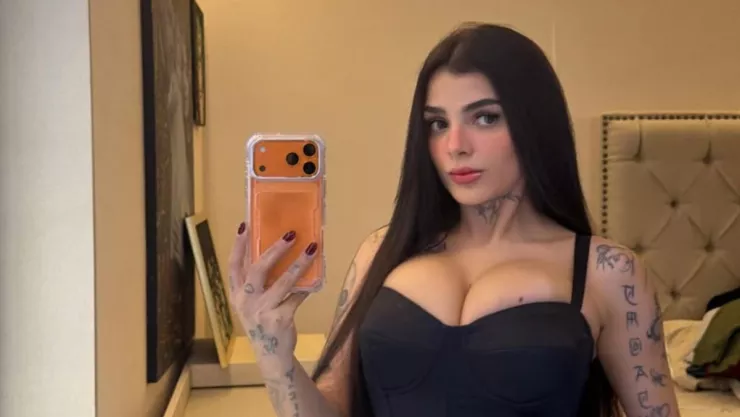 Karely Ruiz muestra fotos de cómo se veía antes de sus operaciones