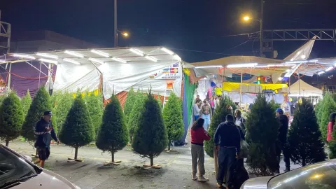 Bazar navideño en Mercado Jamaica 2024
