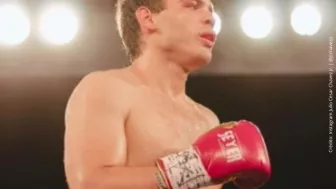 Julio Cesar Chavez Jr. peleando..jpg