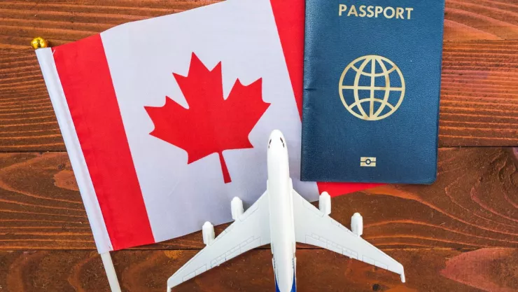 ¿Cómo puedo obtener un pasaporte canadiense?