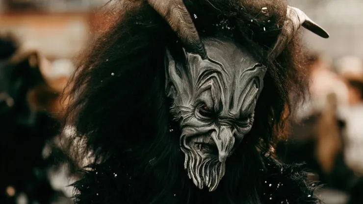 La historia de Krampus: del mito alpino a la cultura pop global