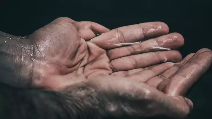 Por que se arrugan las manos.