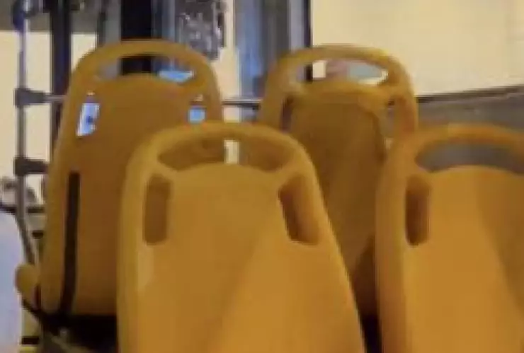 Transporte Público de Querétaro Qrobús, asientos amarillos significado