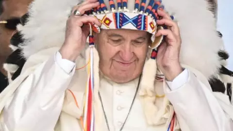 El Papa francisco pide perdón a indígenas en Canadá por ‘mal’ causado