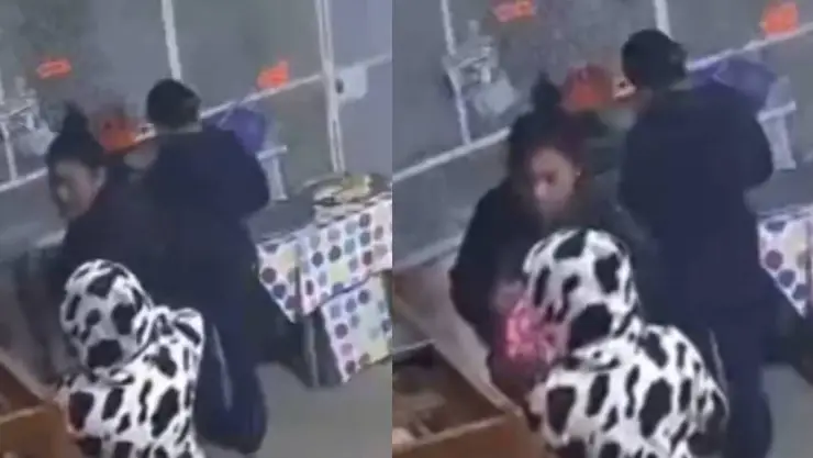 Madre obliga a su hija a robar pan de muerto en Puebla.
