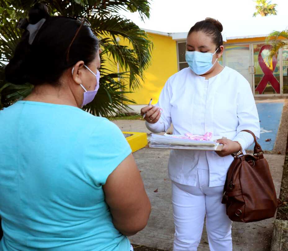 Mantiene DIF Solidaridad campaña para la prevención de cancer de mama (2).jpg