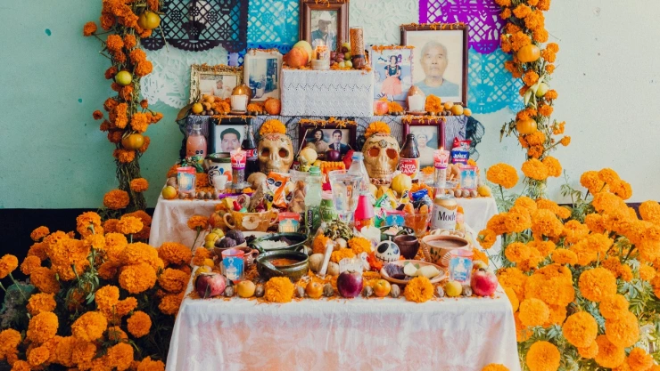 Cómo es la ofrenda de Día de Muertos para migrantes