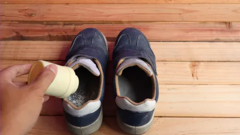 Zapatos con mal olor: los trucos caseros para eliminarlo