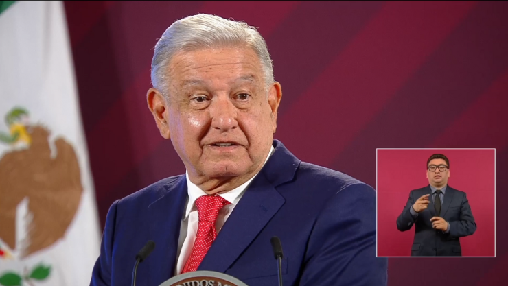 AMLO afirma que asistentes a marcha en el Zócalo no quieren la transformación del país