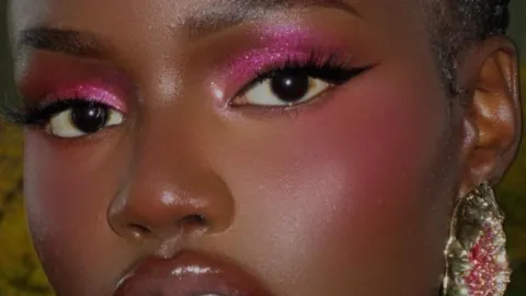 El maquillaje fucsia es ideal para eventos especiales o de noche