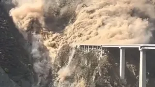 Colapsa puente en Sichuan, China, pocos meses después de su inauguración