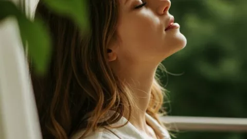 2 beneficios de meter los pies en agua con laurel: te encantar&aacute; lo que vas a sentir