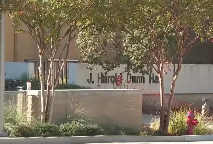 Estudiante murió tras caer del tercer piso dentro de la Universidad