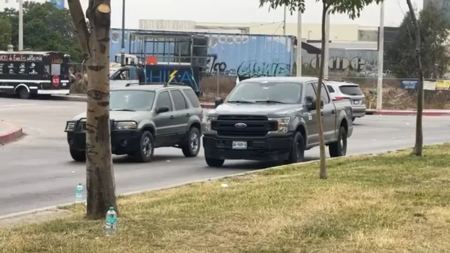 Tiroteo en camellón de Tijuana deja un herido; atacantes huyen en auto blanco