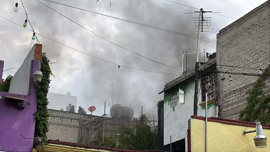 Incendio en colonia Aldana, Azcapotzalco: bomberos controlan el fuego en inmueble