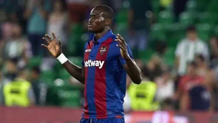 VIDEO: ¡Tragedia! Muere el futbolista Raphael Dwamena en pleno partido