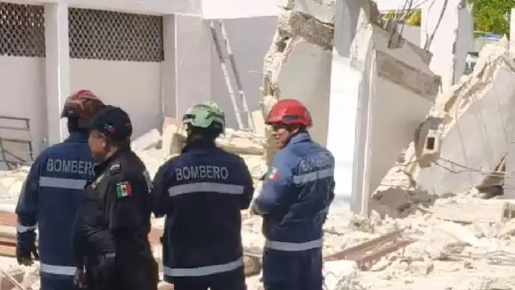 ¡Tragedia! Techo COLAPSA sobre trabajadores en Mérida; reportan lesionados