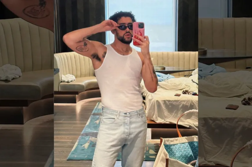 Bad Bunny foto en espejo.jpg