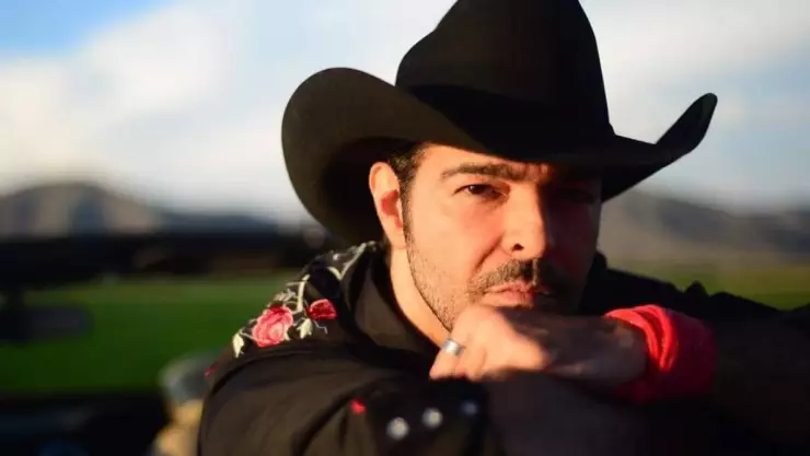 Buscan al cantante Pablo Montero por abuso sexual.